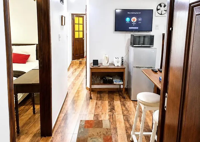 Apartment Cozy 4 Of 5 In The Heart Of